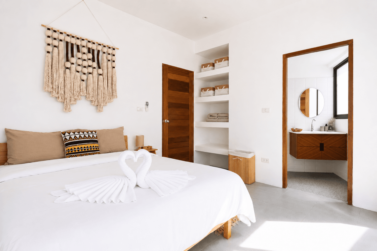 Beachside Villa - Image 5